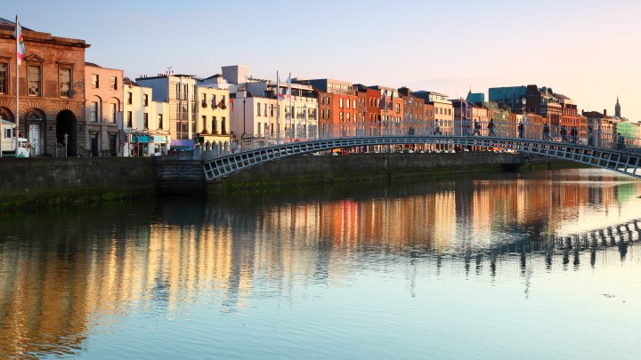 Ha'penny Bridge, Dublin
