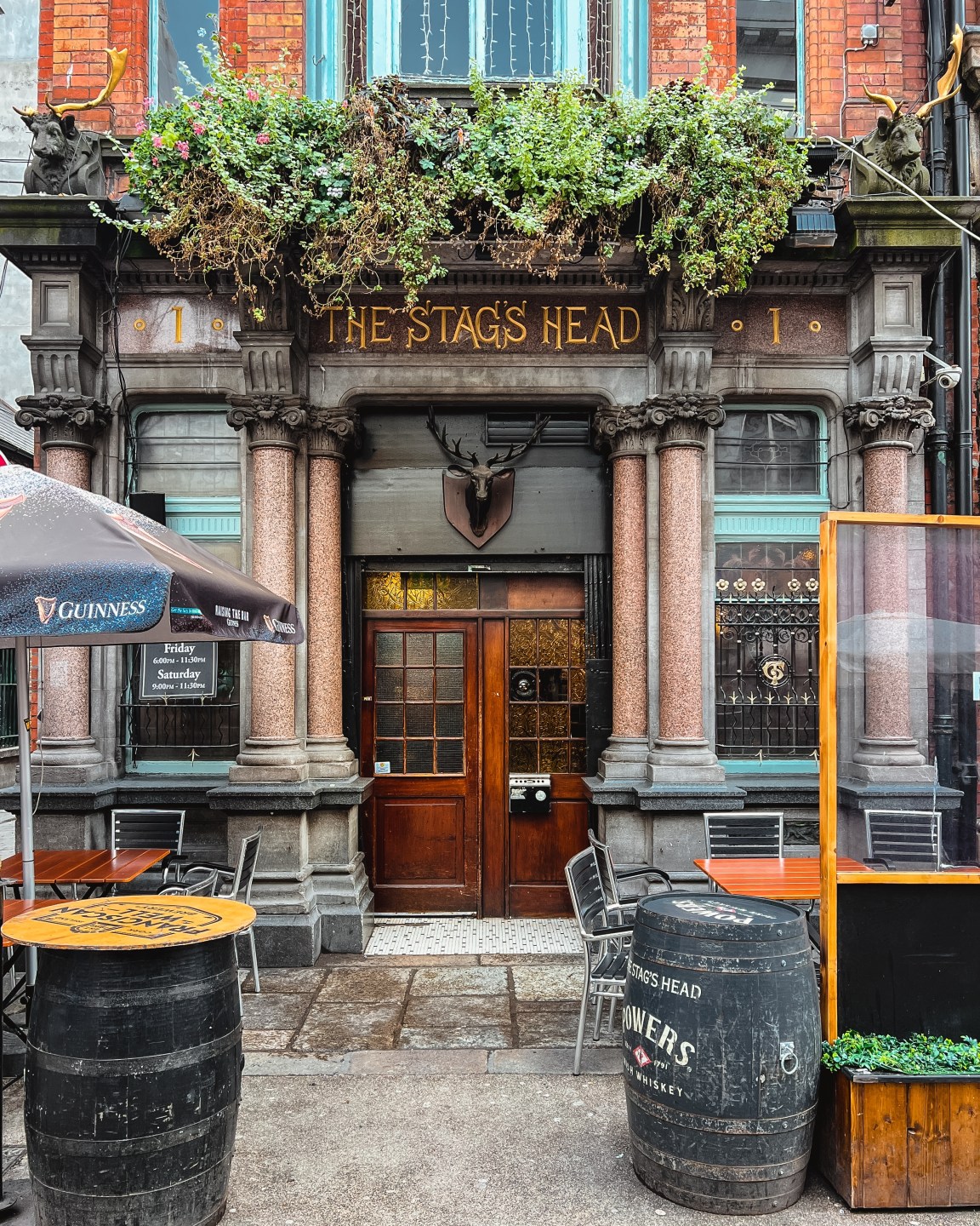 Image of the exterior of The Stags Head