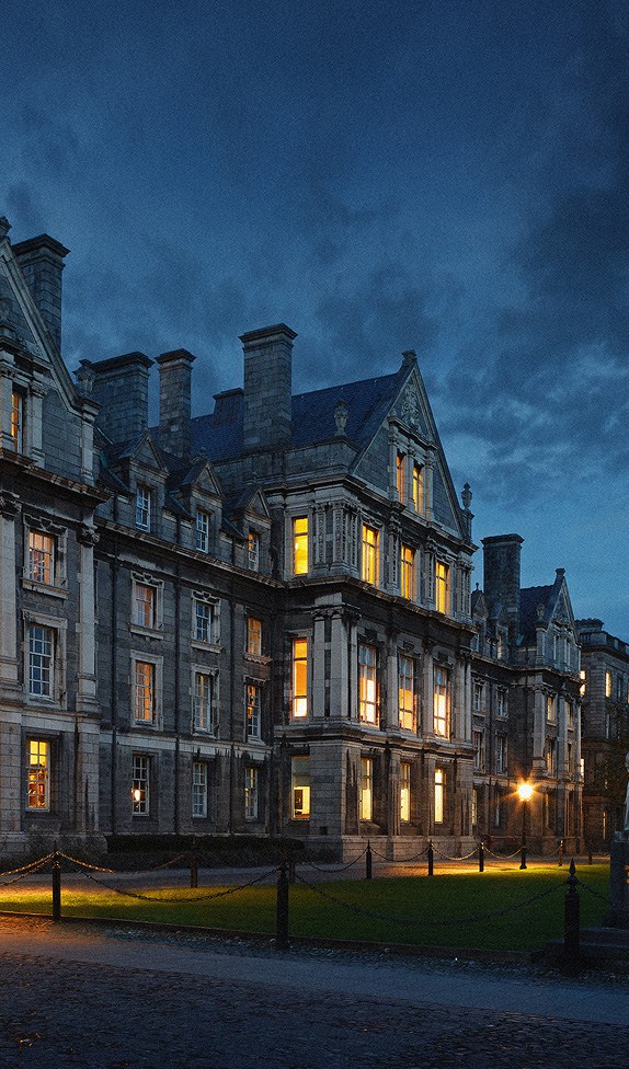 Photo of the Graduate Memorial Building at night